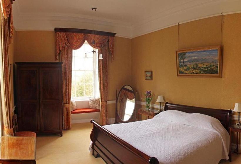 بنسيون Coopershill House