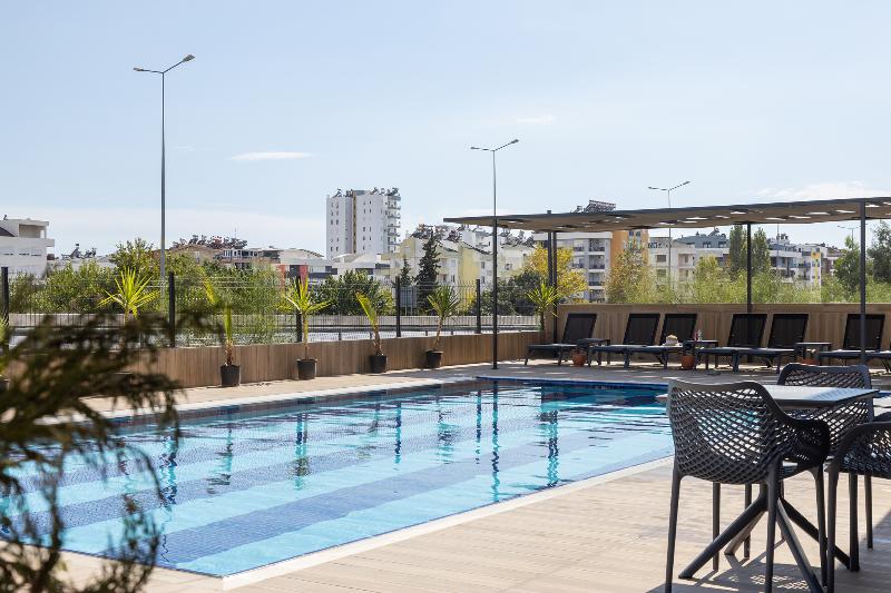 هتل Bi Suites