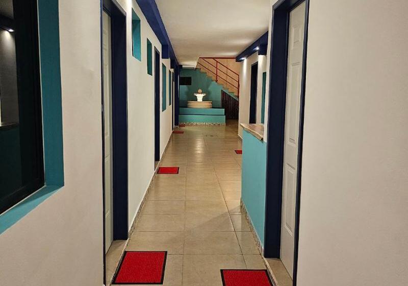 فندق Linda Vecindad Playa Del Carmen