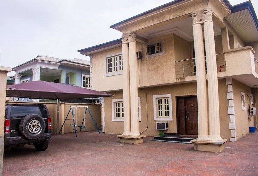 هتل Aeroville Apartments 2