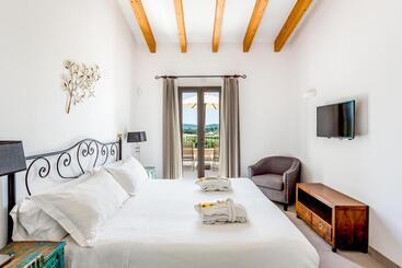 هتل Agroturismo Ses Vistes
