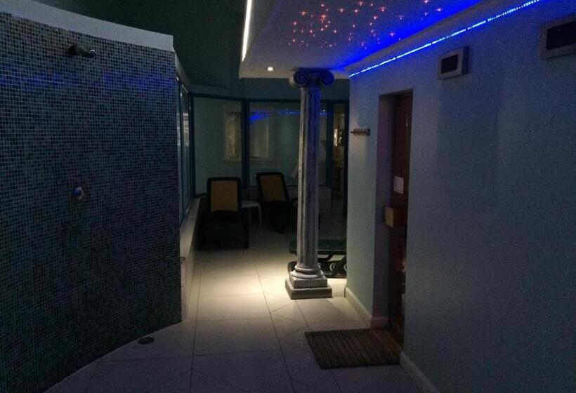 בית מלון כפרי Colosseum