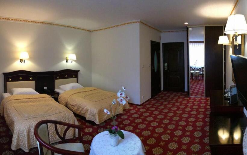 בית מלון כפרי Colosseum