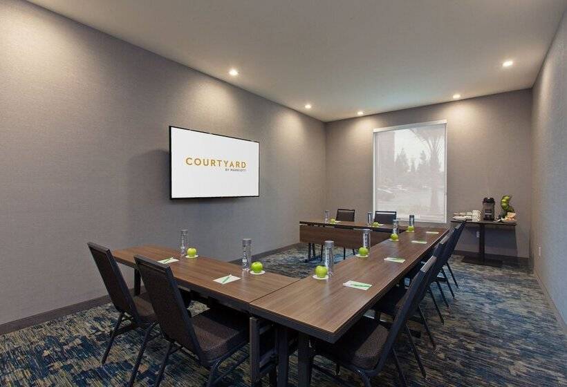 Отель Courtyard By Marriott San Diego El Cajon