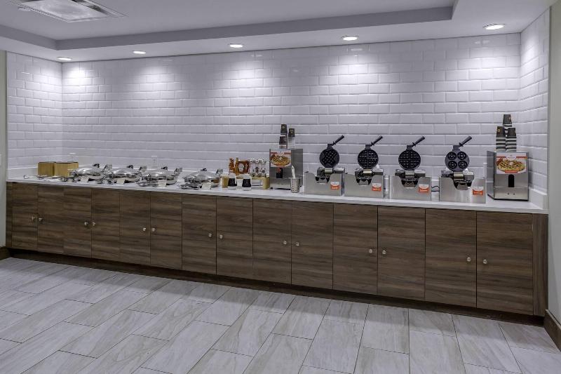 בית מלון כפרי Fairfield Inn & Suites By Marriott Dallas Downtown