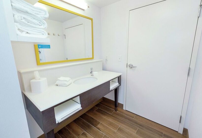 فندق Hampton Inn & Suites Morgantown / University Town Centre