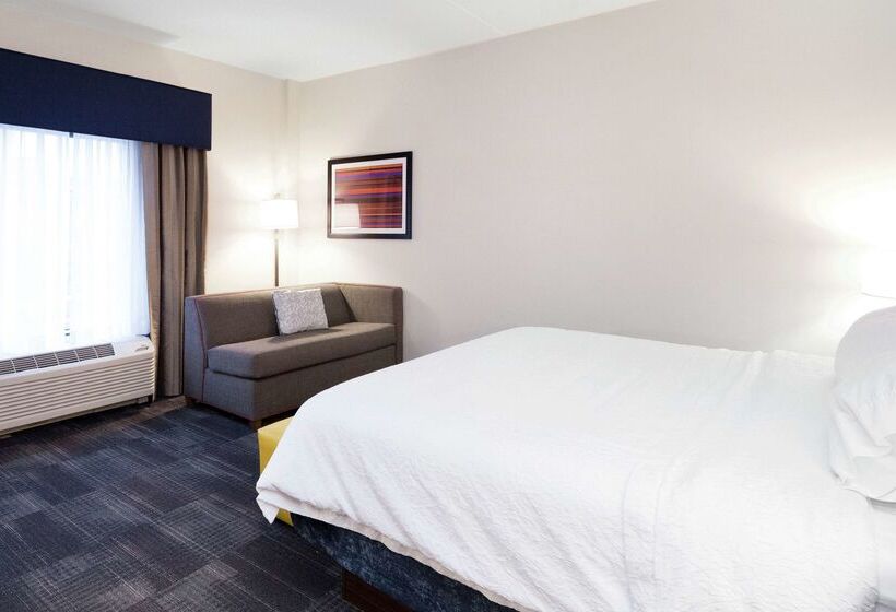 فندق Hampton Inn & Suites Morgantown / University Town Centre