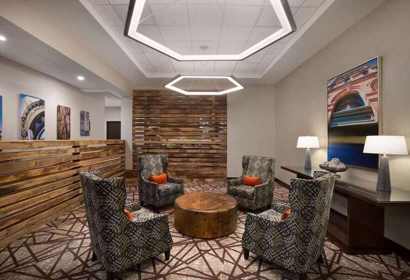 هتل Hilton Garden Inn Downtown Birmingham