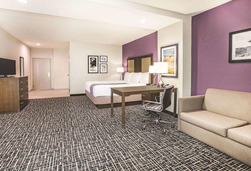 هتل La Quinta Inn & Suites By Wyndham Dallas Plano  The Colony