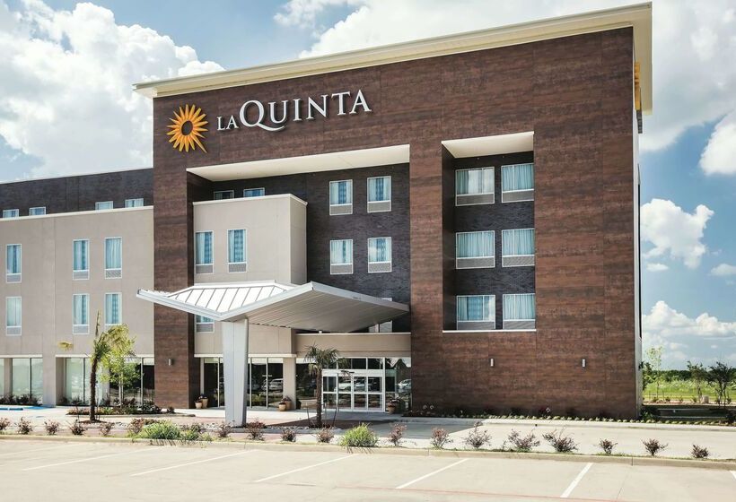 هتل La Quinta Inn & Suites By Wyndham Dallas Plano  The Colony