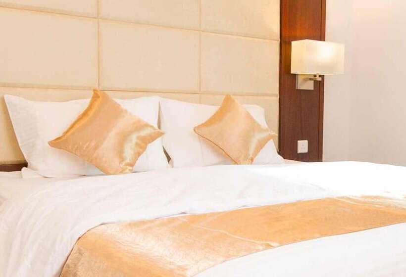 هتل Laten Suites Prince Sultan