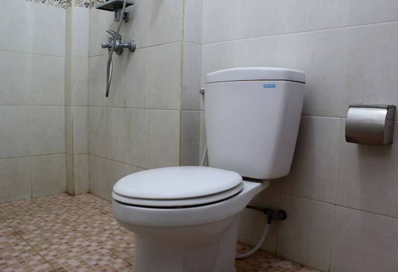 Fotos del hotel Reddoorz @ Palasari:  12