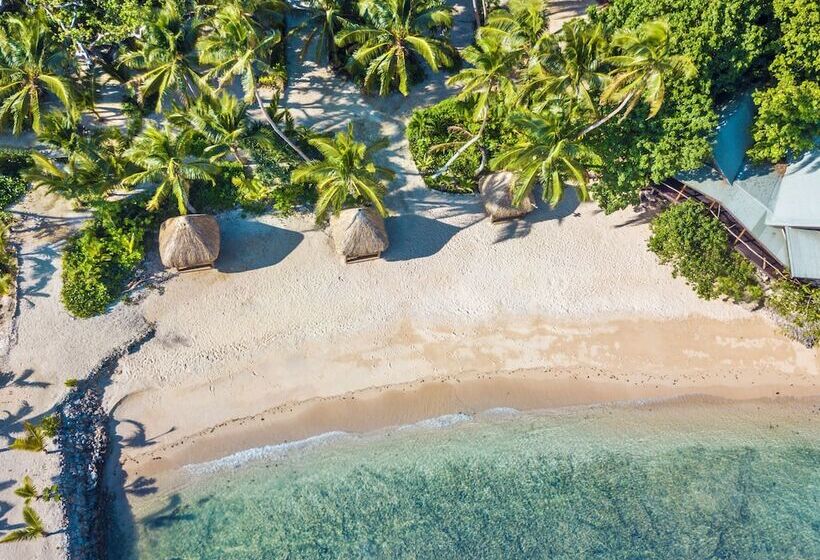 هتل Savasi Island Resort