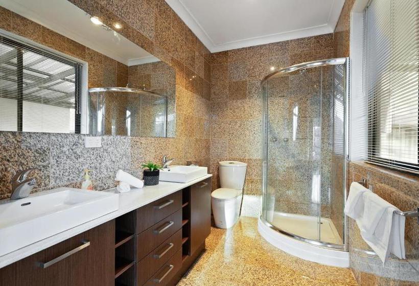Villa De Marseilles Melbourne