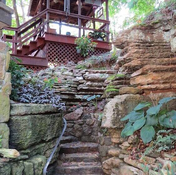 تختخواب و صبحانه Benton Place Inn