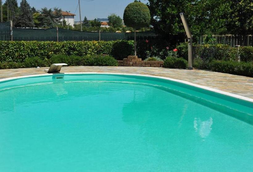 تختخواب و صبحانه La Coccinella