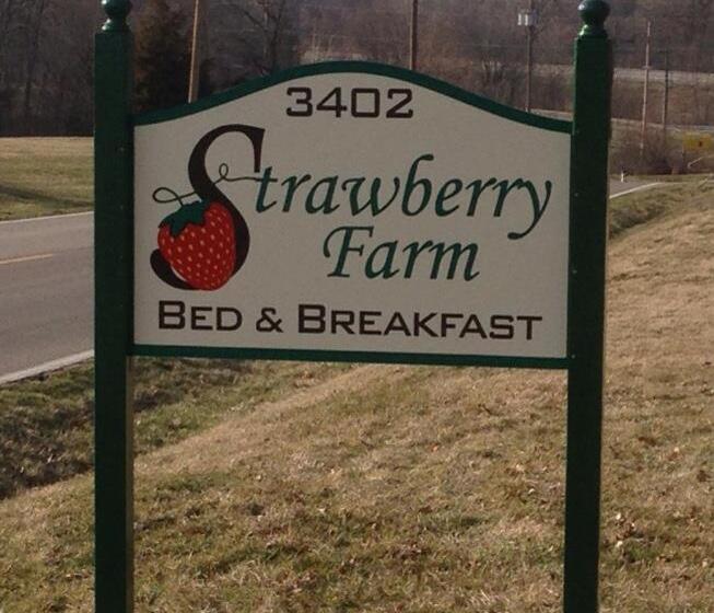 تختخواب و صبحانه Strawberry Farm B And B