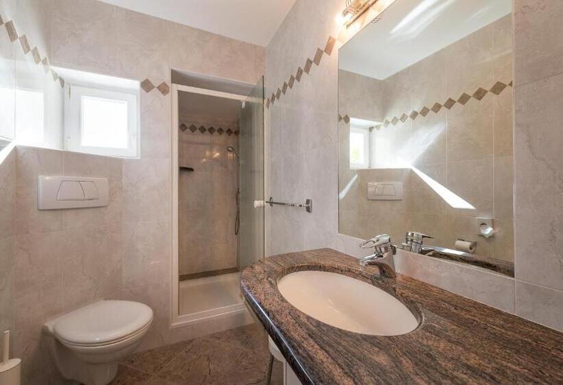 Bed and Breakfast Tirolerin Garni