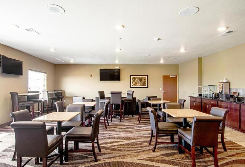 Cobblestone Hotel & Suites   Paxton
