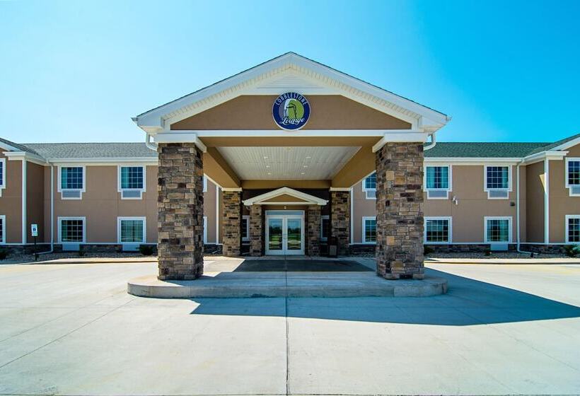 Cobblestone Hotel & Suites   Paxton
