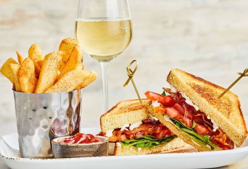 هتل Courtyard By Marriott Niagara Falls, Usa