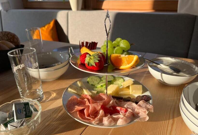 هتل Guesthouse St Nikolaus