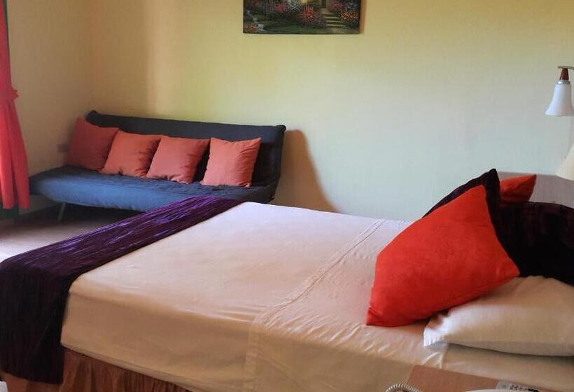 هتل Hosteria Canoa