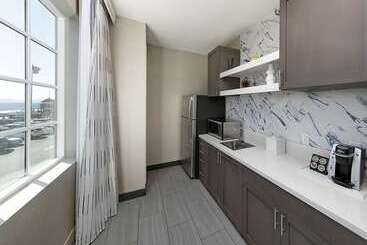 هتل Inn At The Pier Pismo Beach, Curio Collection By Hilton