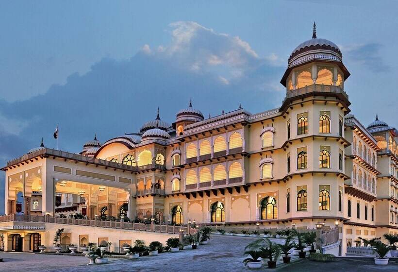 호텔 Noormahal Palace