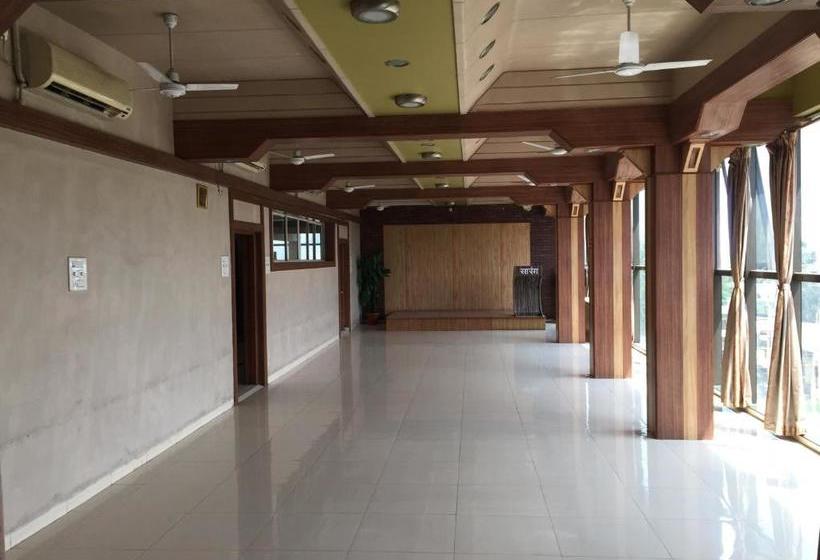 Отель Sarang Lodging And Boarding
