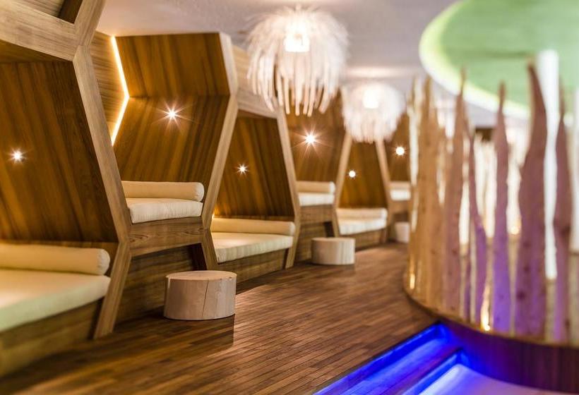 Отель Alpine Luxury Spa Resort Schwarzenstein
