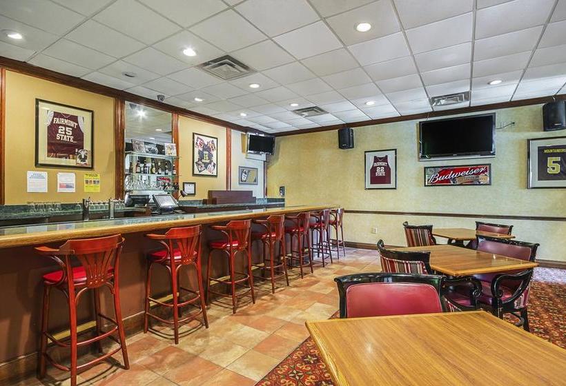 فندق Suburban Extended Stay