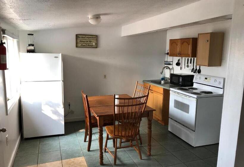 Island View Motel