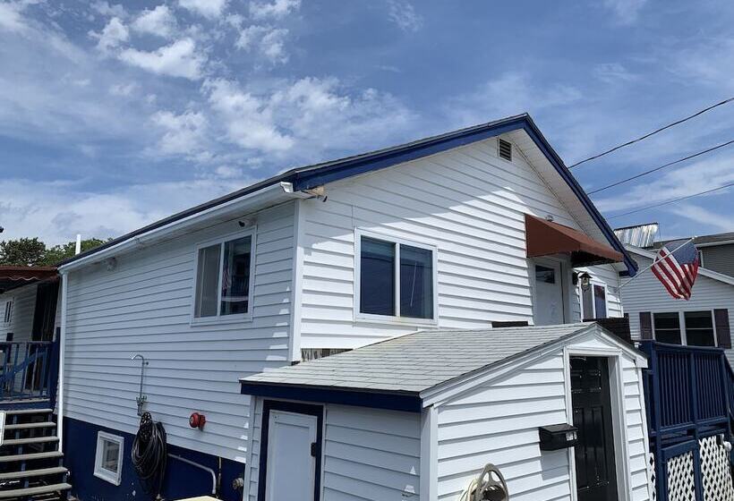 Island View Motel