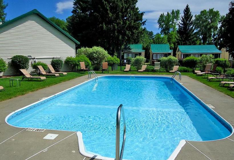 مُتل Adirondack Inn