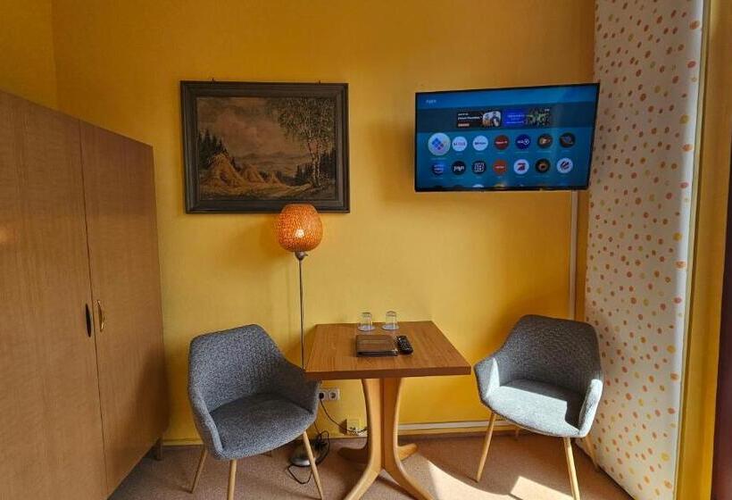 Bed and Breakfast Pension Weiße Rose, Parkplatz, Frühstück, Wlan, Zentral