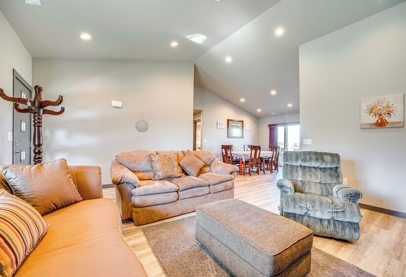 Charming Home ~ Half Mi To Potholes State Park