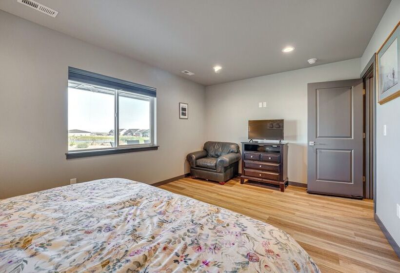 Charming Home ~ Half Mi To Potholes State Park