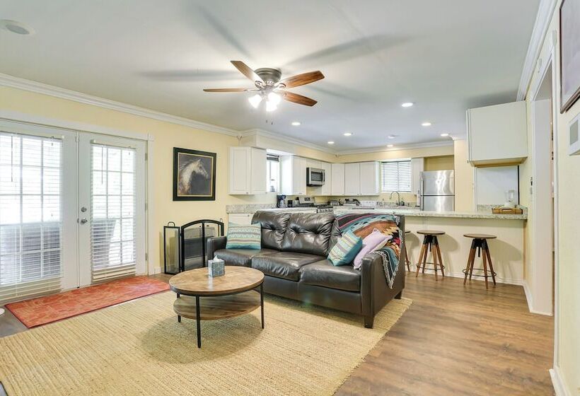 Peaceful Farm Retreat W/ Walking Trails On Site!