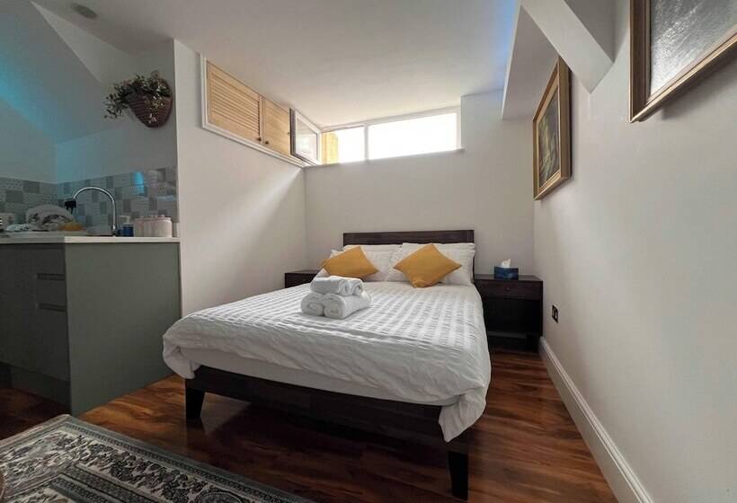 هتل Haven Homes
