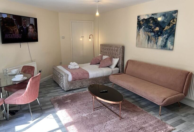 هتل Haven Homes