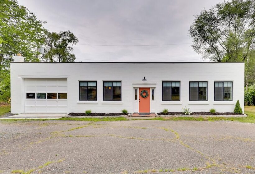 Modern Harrisonburg Home   2 Mi To Jmu!