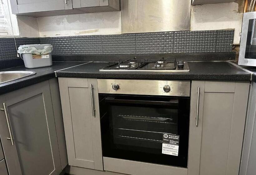 پانسیون Winton House