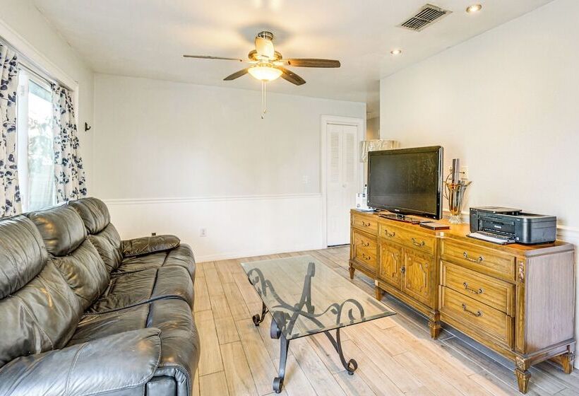 5 Mi To Beach: Pet Friendly Port Charlotte Home