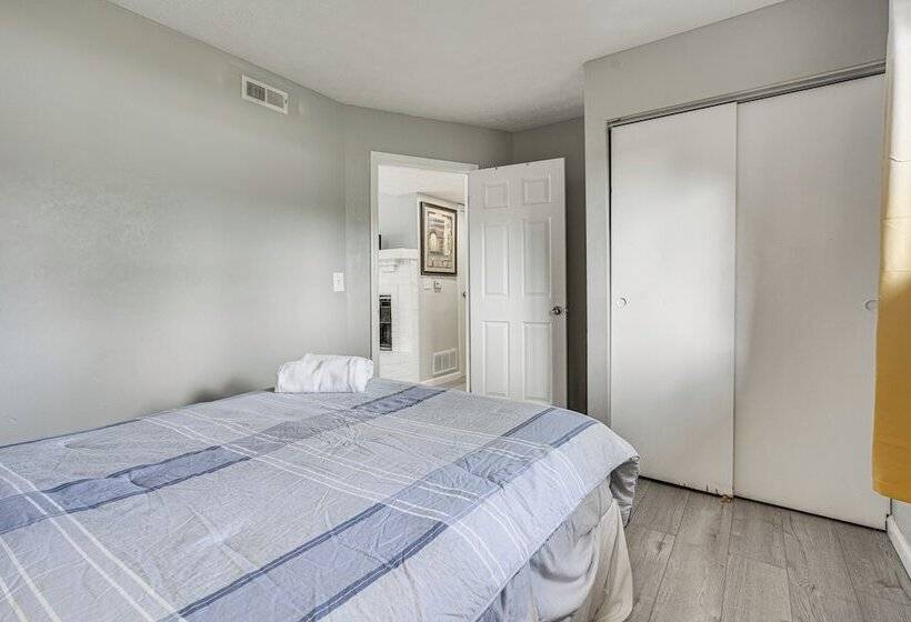 Reynoldsburg Home W/ Patio ~ 11 Mi To Columbus!