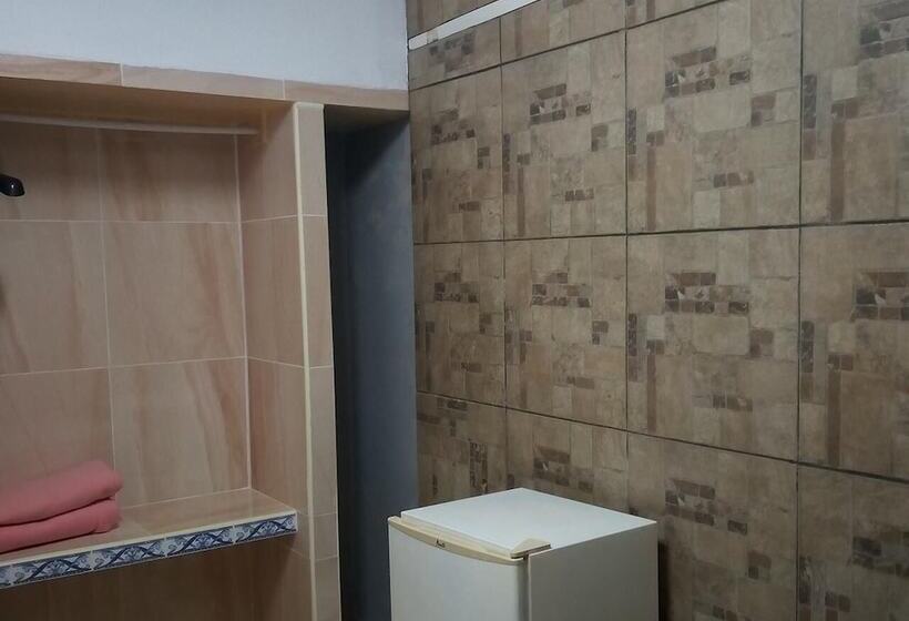 Hostal Manzzanares   Hostel