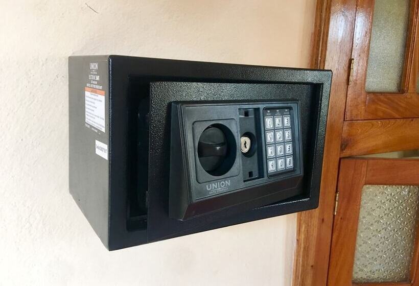 پانسیون Hostal Casa Mia