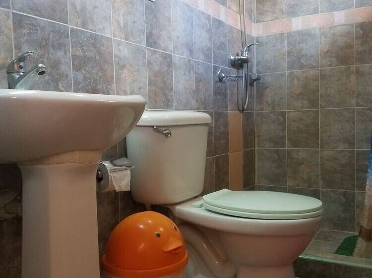 پانسیون Hostal Casa Mia