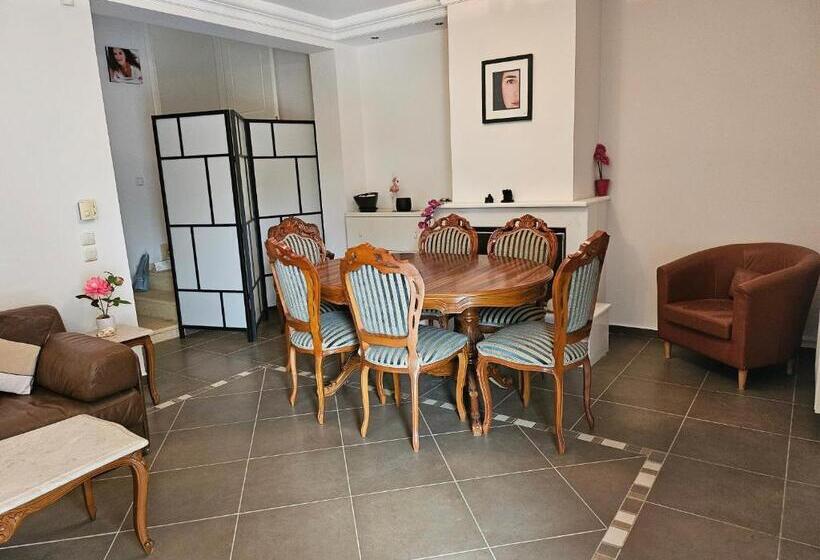بنسيون Room In Guest Room   Guest Apartment Within A Villa In Lagonissi