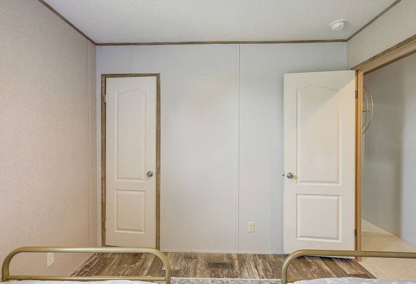 Pet Friendly Kempner Escape Near Parks & Trails!